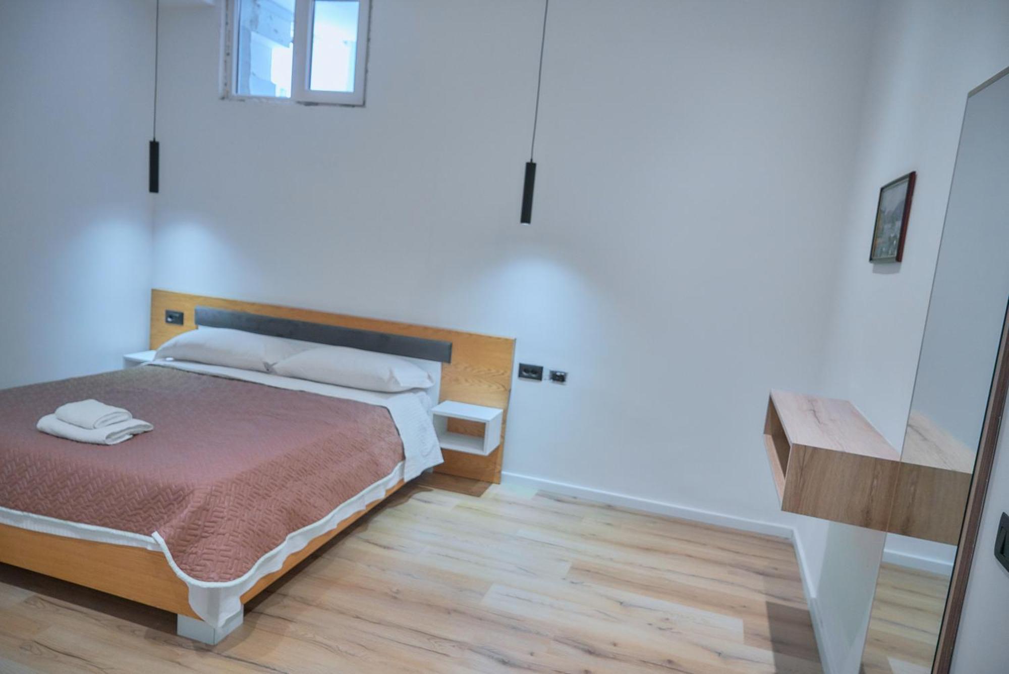 Kalpazo Inn Tirana Esterno foto