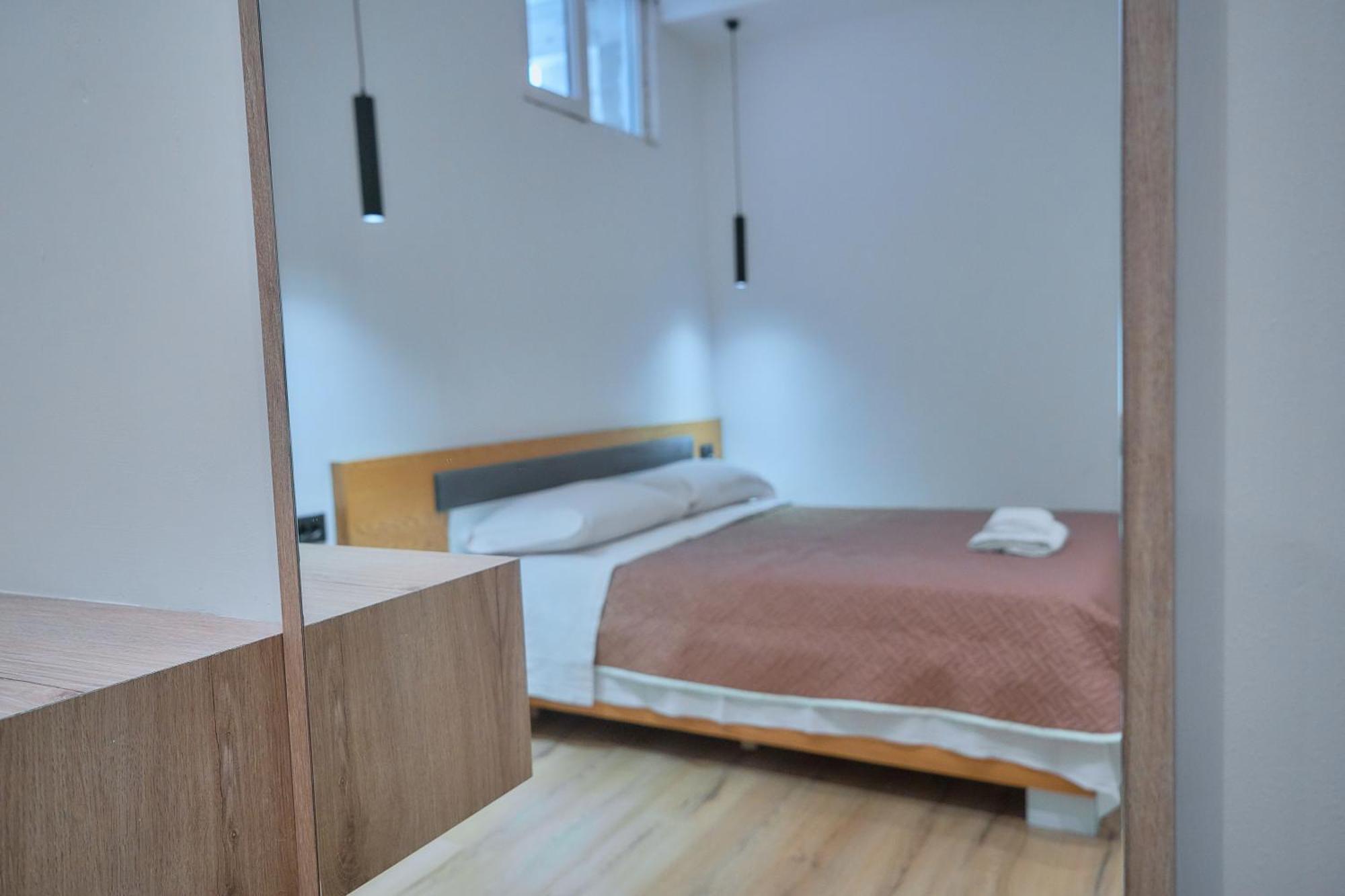 Kalpazo Inn Tirana Esterno foto