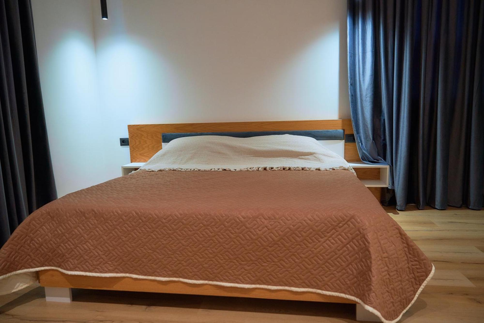 Kalpazo Inn Tirana Esterno foto