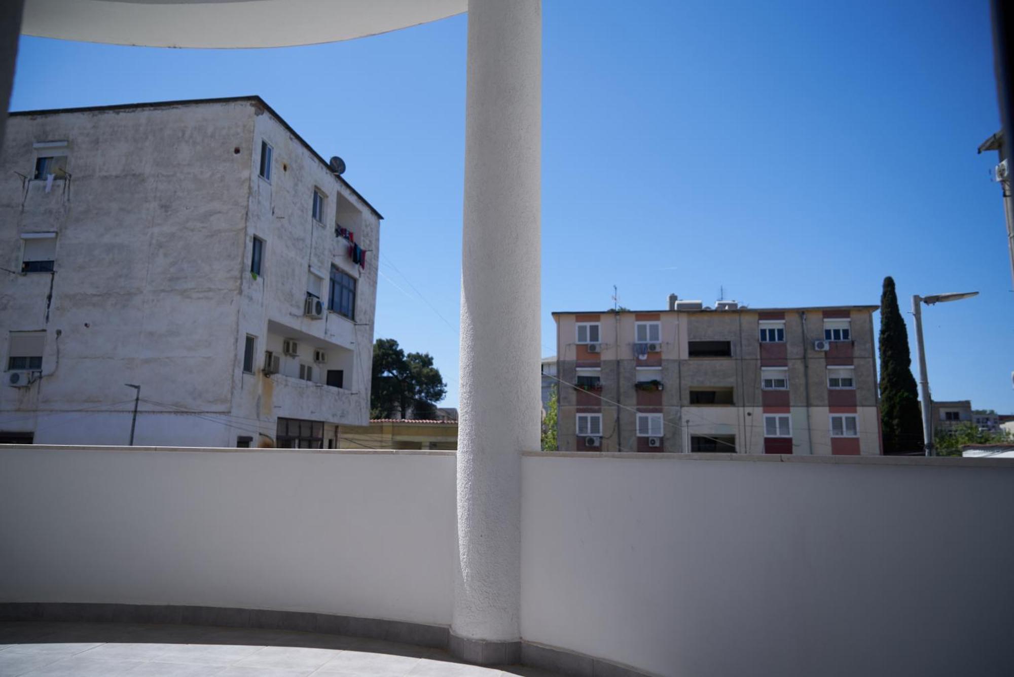 Kalpazo Inn Tirana Esterno foto